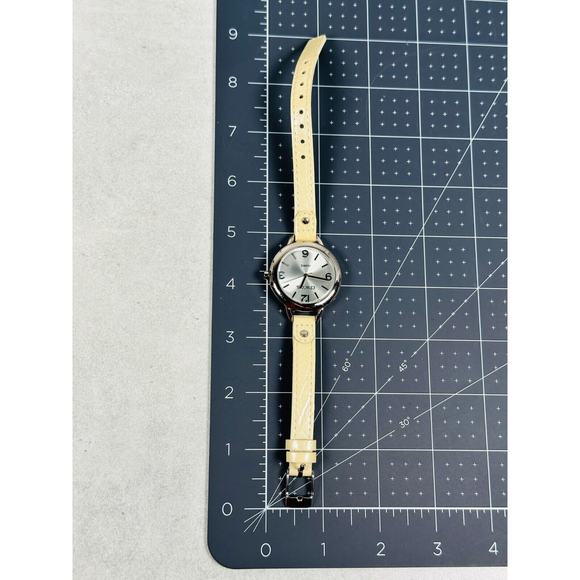 Chicos Watch Round 34mm Silver Tone Skinny Cream Leather Band Quartz New Battery - Picture 6 of 7